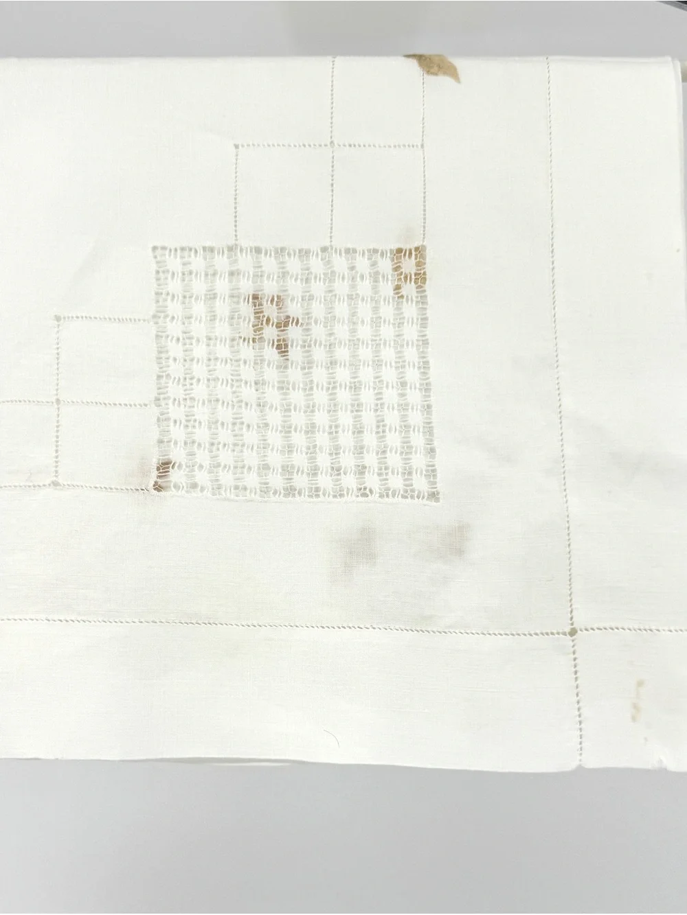 Gorgeous vintage linen dinner napkin white, hand embroidered